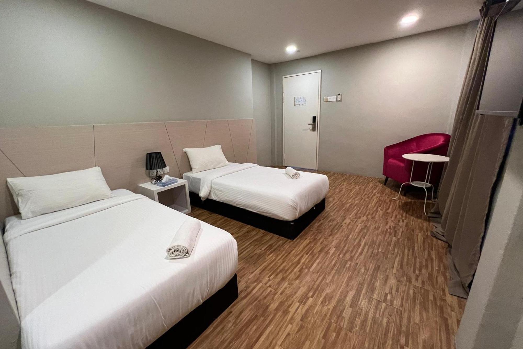 Princess Hotel Pontian Pontian Kecil Exterior photo